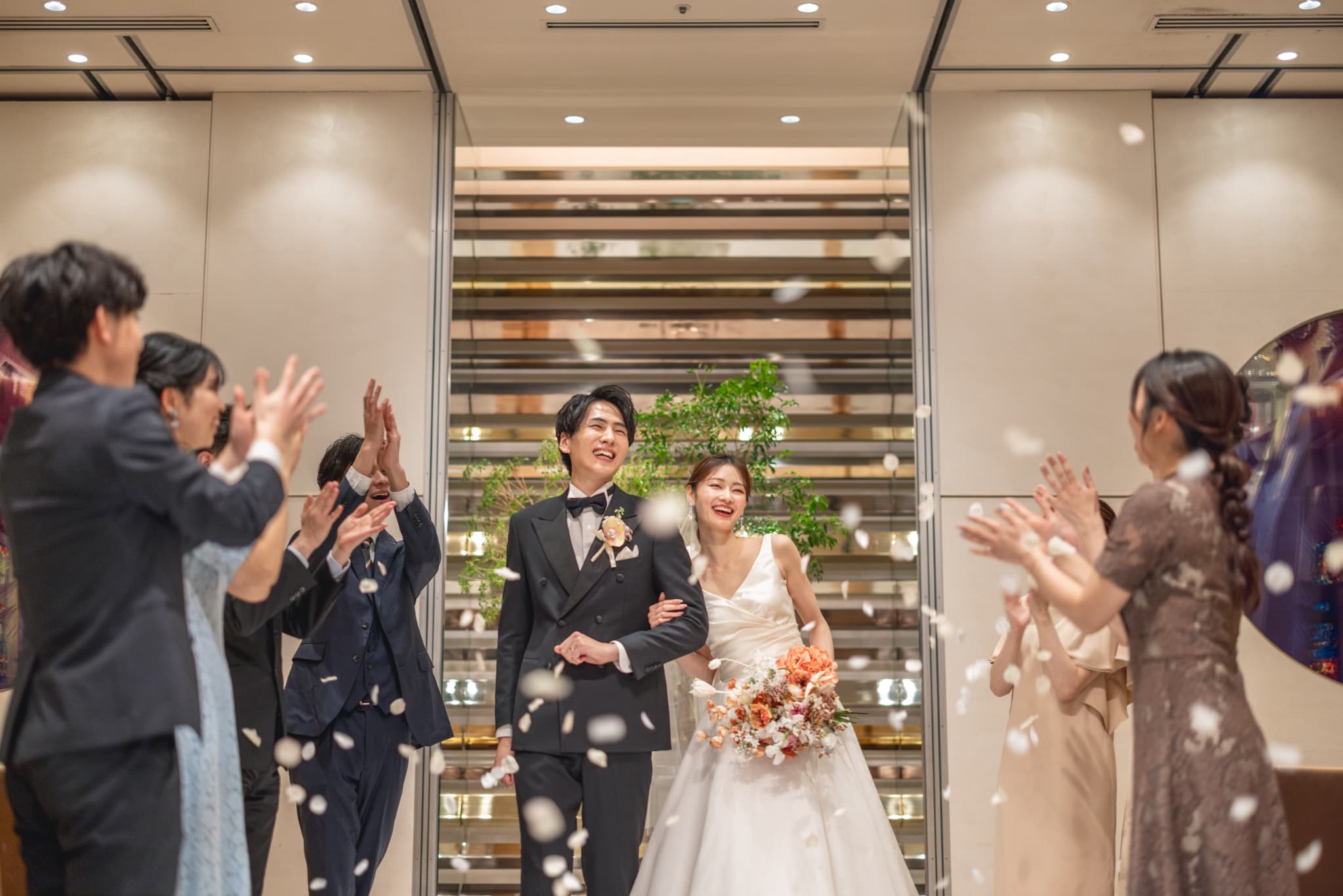 大阪駅徒歩2分のレストラン「ル・ミディひらまつ」での結婚式_貸切りのオリジナルウエディングが叶う｜レトロ婚プロデュース