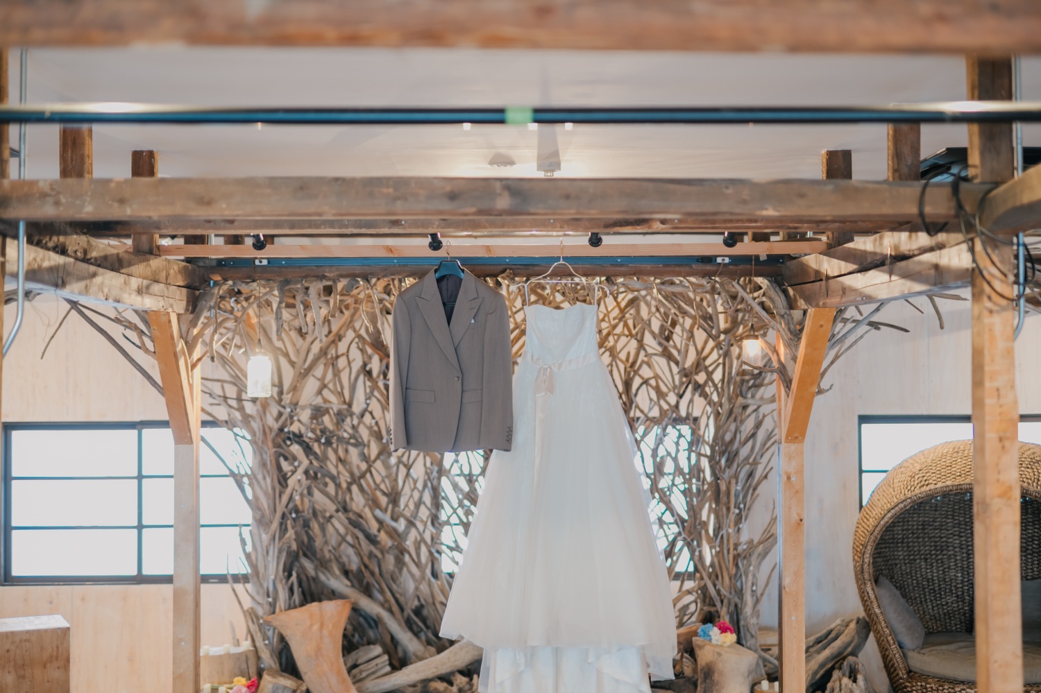 大阪難波「FUN SPACE DINER（ファンスペースダイナー）」の結婚式レポート_こだわりのドレス・タキシード｜レトロ婚プロデュース