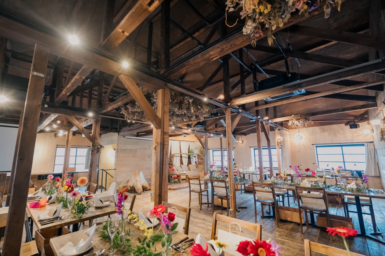 大阪難波「FUN SPACE DINER（ファンスペースダイナー）」の結婚式レポート_会場コーディネート｜レトロ婚プロデュース