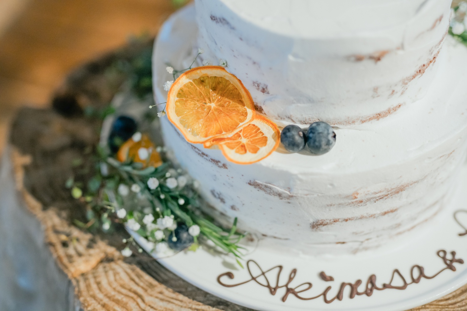 大阪難波「FUN SPACE DINER（ファンスペースダイナー）」の結婚式レポート_カラフルなコーディネート｜レトロ婚プロデュース