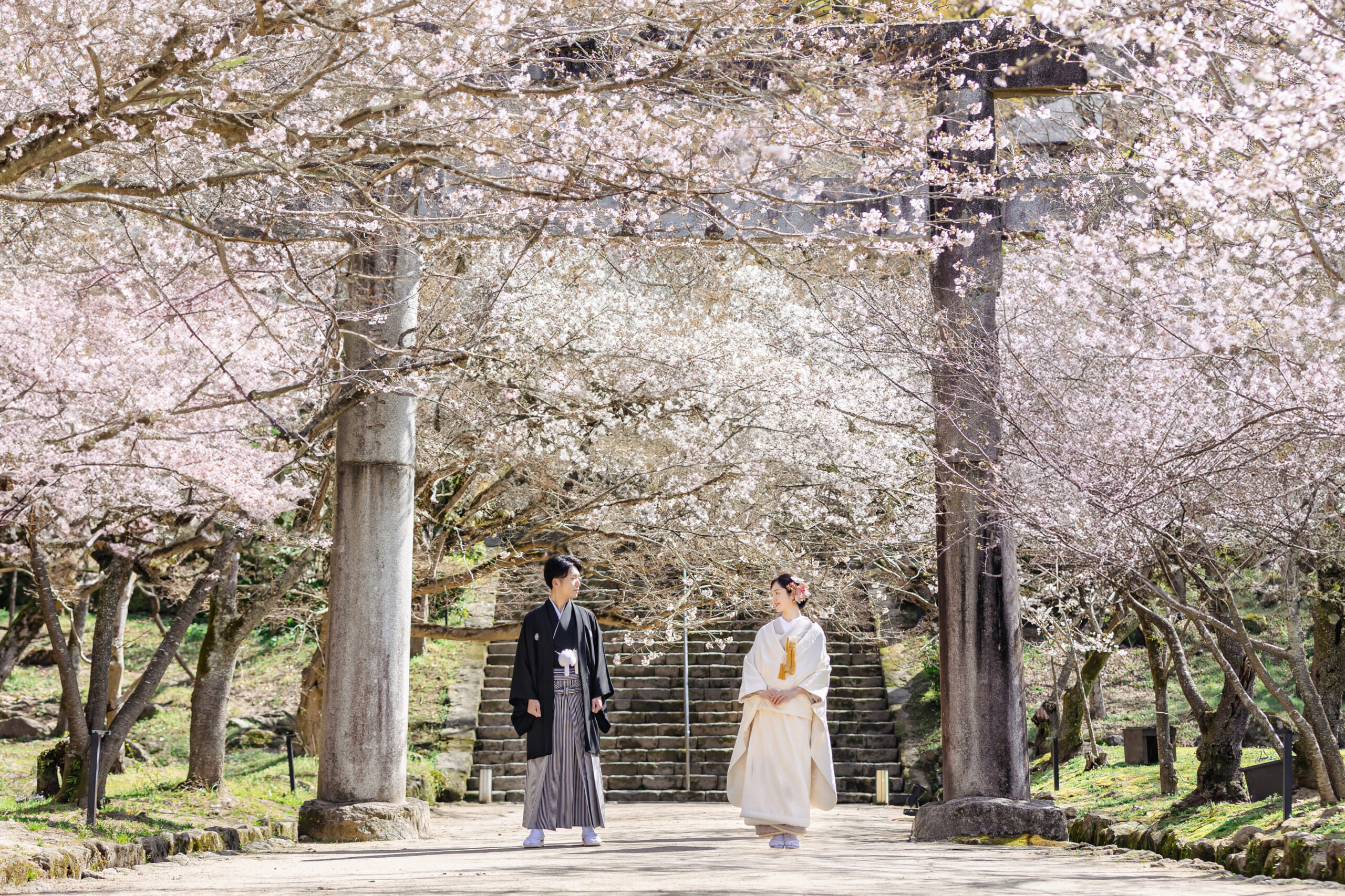 今注目の「歴旅婚（れきたびこん）」とは？国内で叶える新しい結婚式のカタチ、おすすめ会場もご紹介！｜レトロ婚プロデュース