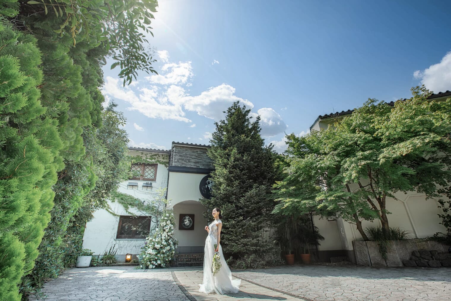 神戸の洋館・異人館で結婚式！ドレスが映える、フォトジェニックなロケーションがおすすめの北野神戸旧クルぺ邸｜レトロ婚プロデュース